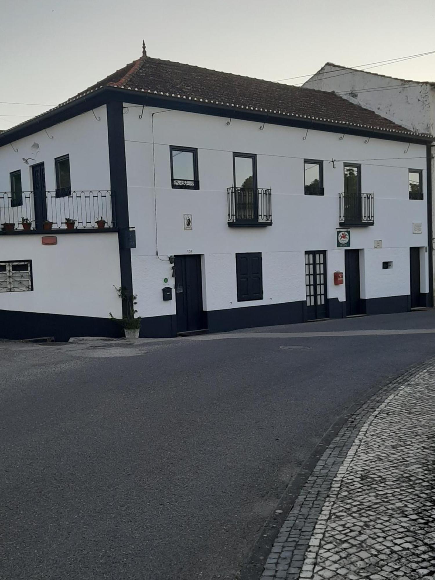 Casa Do Sr. Falcao Miranda do Corvo Esterno foto